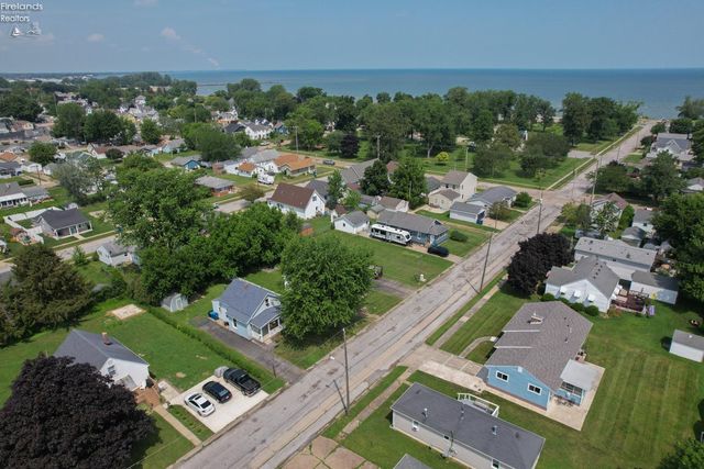 232 Cedar Street, Port Clinton, OH 43452