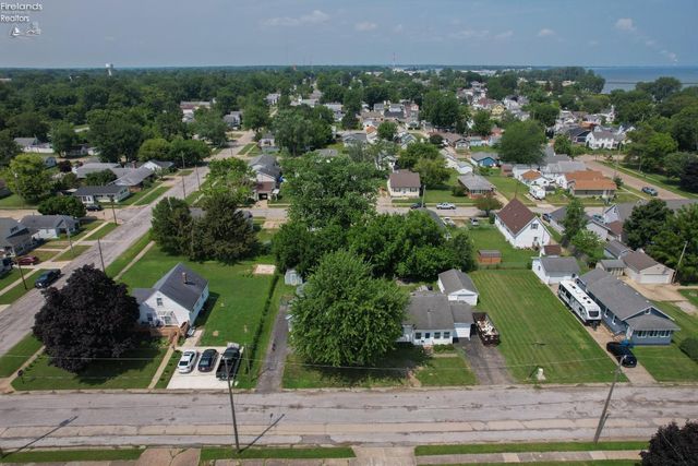 232 Cedar Street, Port Clinton, OH 43452