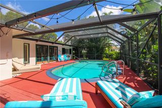 750 Pine CT, Naples, FL 34102