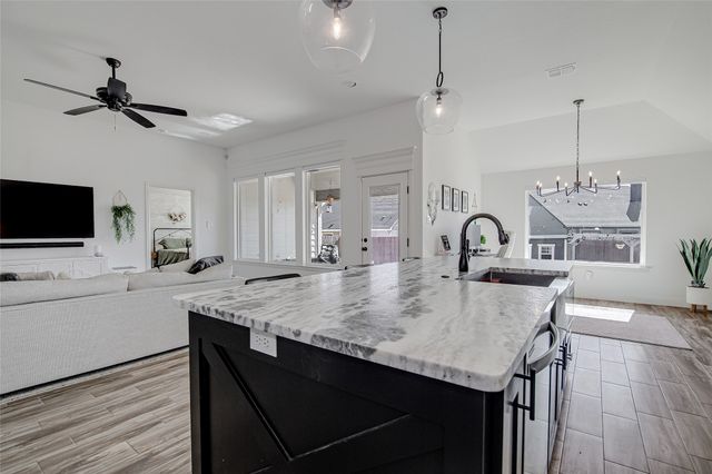 812 Rodgers Avenue, Godley, TX 76044