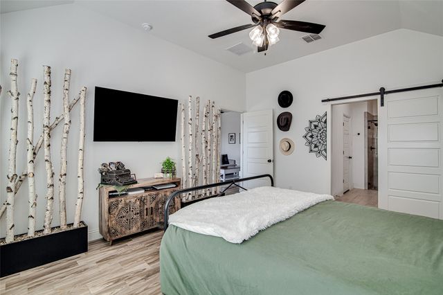 812 Rodgers Avenue, Godley, TX 76044