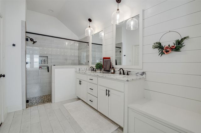 812 Rodgers Avenue, Godley, TX 76044