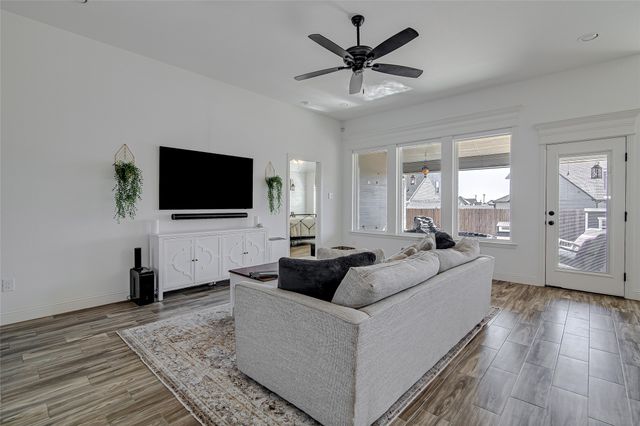 812 Rodgers Avenue, Godley, TX 76044