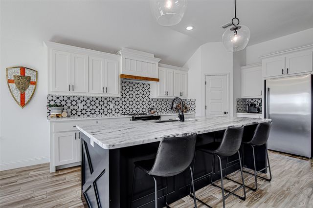 812 Rodgers Avenue, Godley, TX 76044