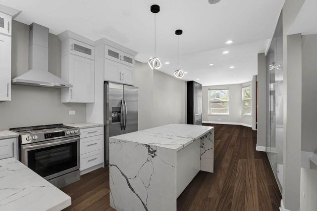 6150 S Ingleside Avenue, Chicago, IL 60637