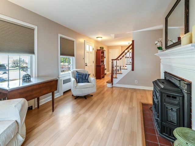 1 Benjamin Rd, Worcester, MA 01602