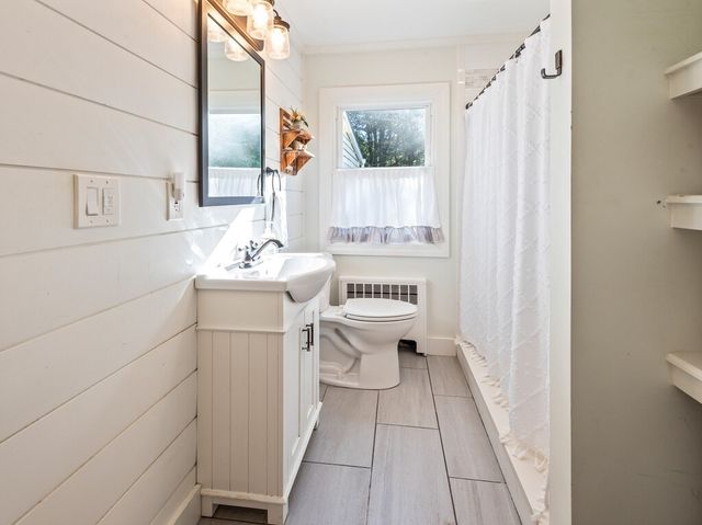 1 Benjamin Rd, Worcester, MA 01602