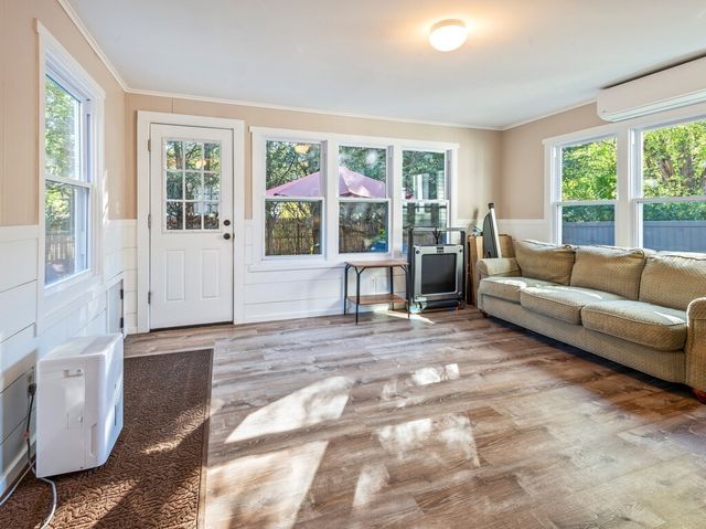 1 Benjamin Rd, Worcester, MA 01602