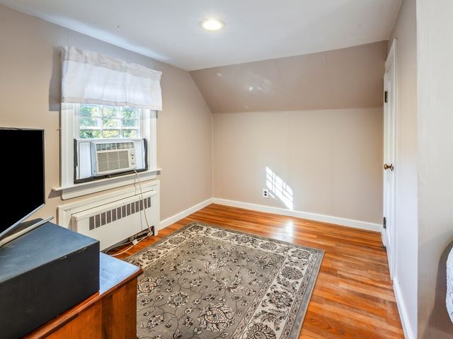 1 Benjamin Rd, Worcester, MA 01602