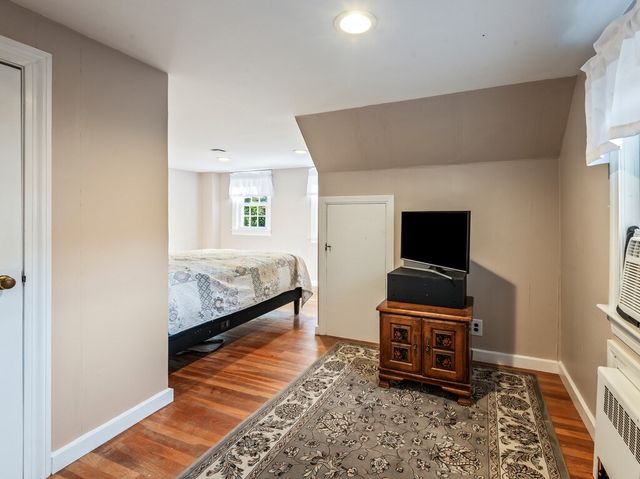 1 Benjamin Rd, Worcester, MA 01602