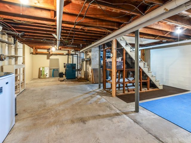 1 Benjamin Rd, Worcester, MA 01602