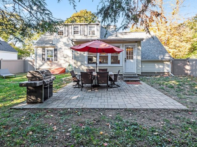 1 Benjamin Rd, Worcester, MA 01602