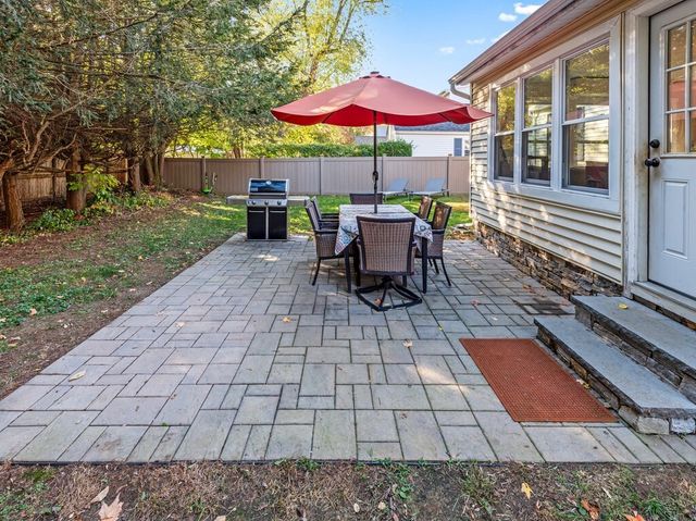 1 Benjamin Rd, Worcester, MA 01602