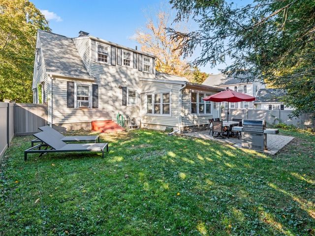 1 Benjamin Rd, Worcester, MA 01602
