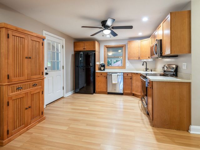 1 Benjamin Rd, Worcester, MA 01602