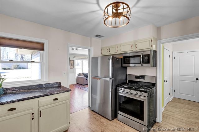 212 Lake Road, Henryville, IN 47126