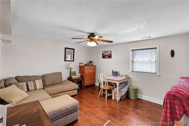 212 Lake Road, Henryville, IN 47126