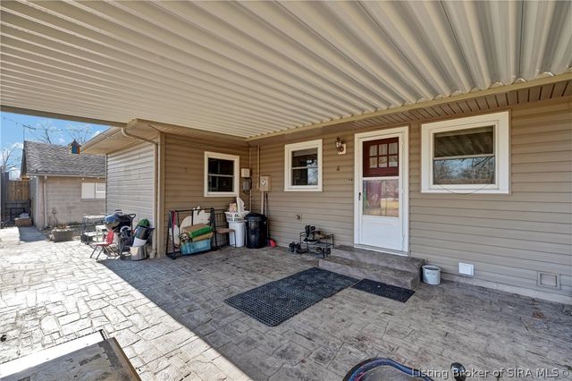 212 Lake Road, Henryville, IN 47126