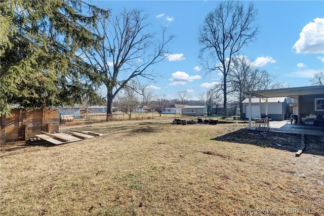 212 Lake Road, Henryville, IN 47126