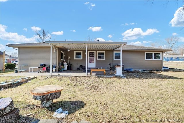 212 Lake Road, Henryville, IN 47126