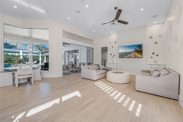 14540 Headwater Bay LN, Fort Myers, FL 33908