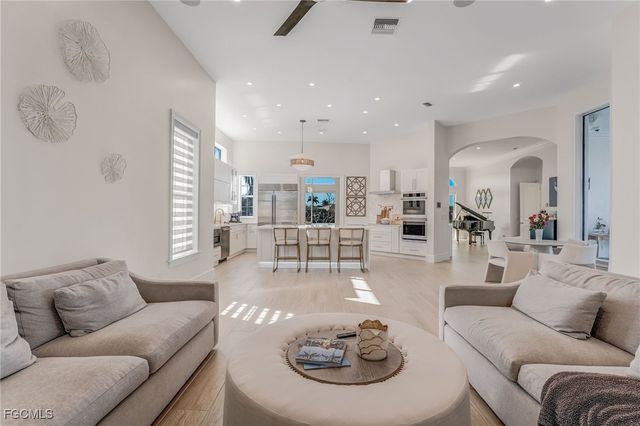 14540 Headwater Bay LN, Fort Myers, FL 33908