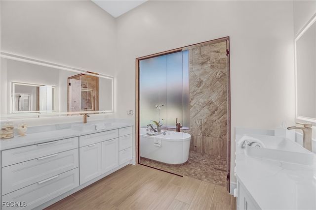 14540 Headwater Bay LN, Fort Myers, FL 33908