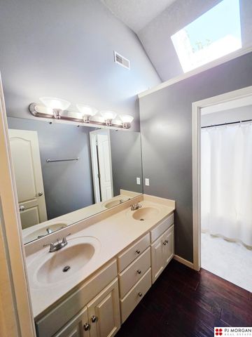 10921 S 172nd Street, Omaha, NE 68136