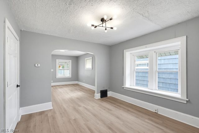 970 Mercer Avenue, Akron, OH 44320