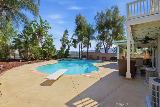 43084 Knightsbridge Way, Temecula, CA 92592