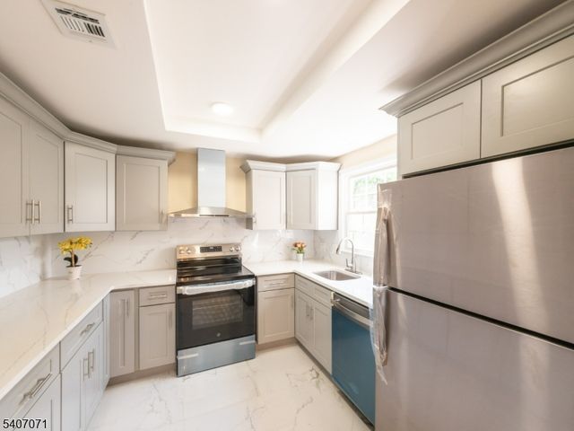 220 Manchester Ln, Monroe Twp., NJ 08831