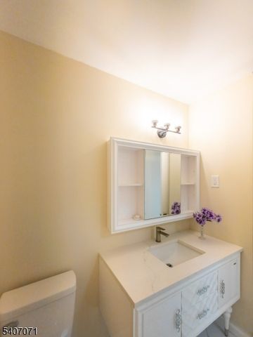 220 Manchester Ln, Monroe Twp., NJ 08831