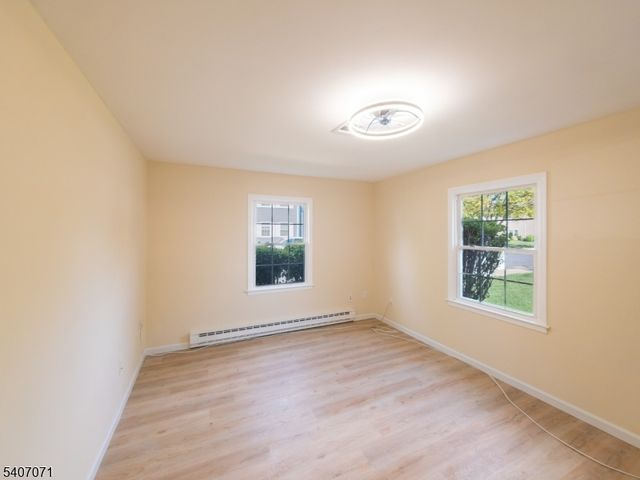220 Manchester Ln, Monroe Twp., NJ 08831