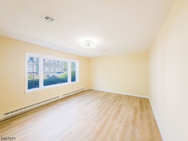 220 Manchester Ln, Monroe Twp., NJ 08831