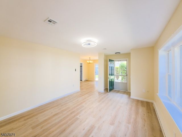 220 Manchester Ln, Monroe Twp., NJ 08831