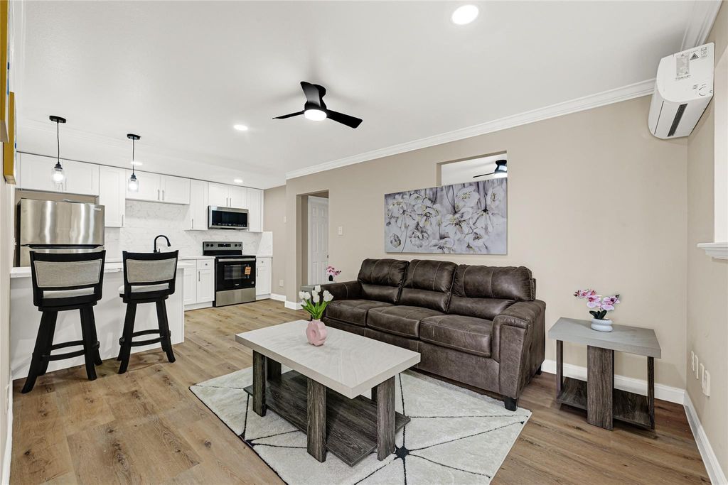 1603 Welch Street 1, Houston, TX 77006