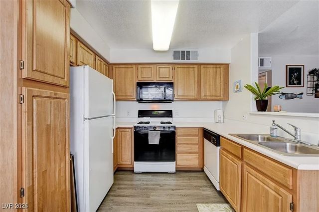 5710 East Tropicana Avenue 1093, Las Vegas, NV 89122