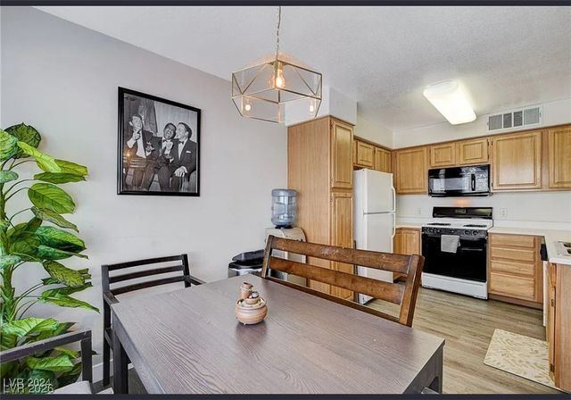 5710 East Tropicana Avenue 1093, Las Vegas, NV 89122