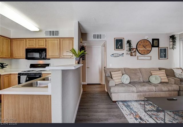 5710 East Tropicana Avenue 1093, Las Vegas, NV 89122