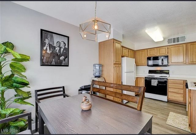 5710 East Tropicana Avenue 1093, Las Vegas, NV 89122