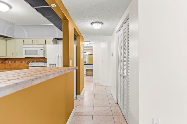 481 Ives Dairy Rd 303-4, Miami, FL 33179