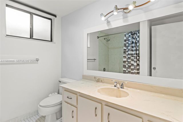 481 Ives Dairy Rd 303-4, Miami, FL 33179