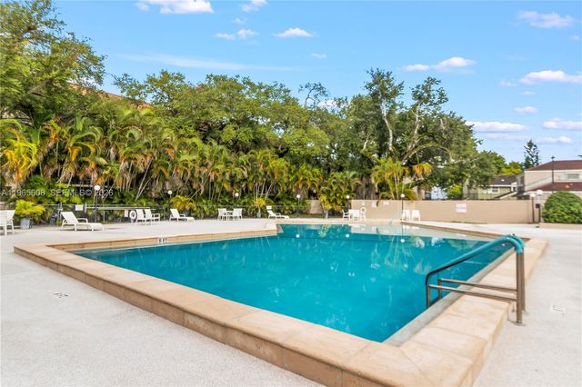 481 Ives Dairy Rd 303-4, Miami, FL 33179