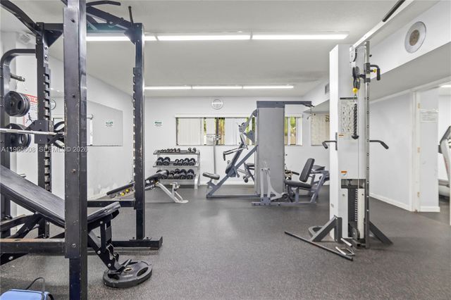 481 Ives Dairy Rd 303-4, Miami, FL 33179