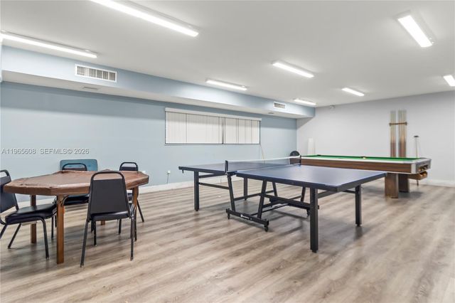 481 Ives Dairy Rd 303-4, Miami, FL 33179