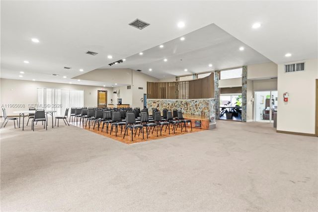 481 Ives Dairy Rd 303-4, Miami, FL 33179