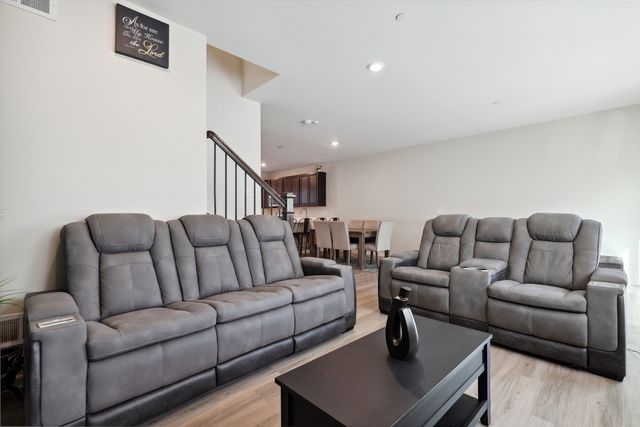 10306 Kerry Ridge Court, Chicago Ridge, IL 60415