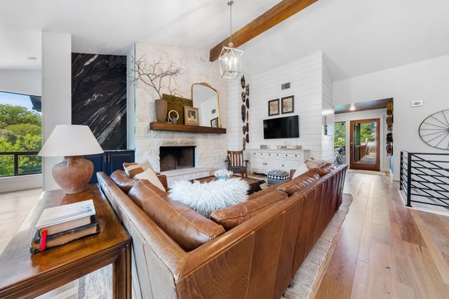 202 Top O The Lake DR, Lakeway, TX 78734