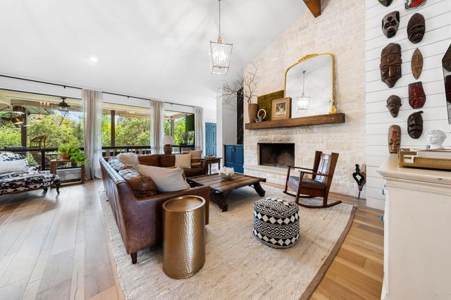 202 Top O The Lake DR, Lakeway, TX 78734