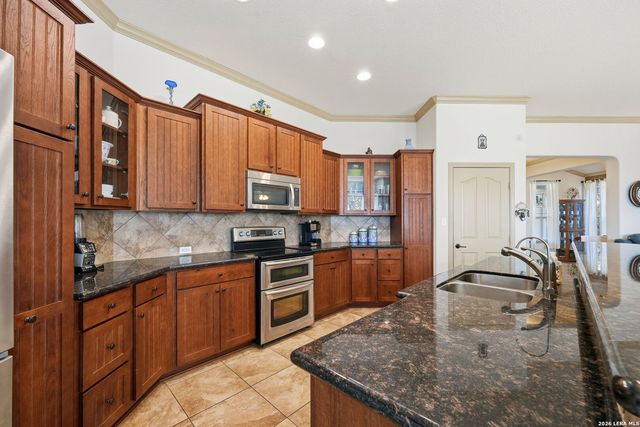 1616 Canyon Lake Dr, Canyon Lake, TX 78133